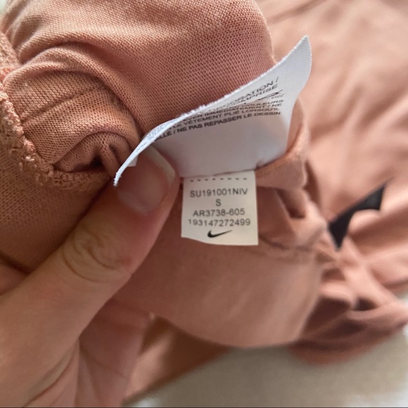 Nike Women's Orange Shorts - Picture 4 of 5